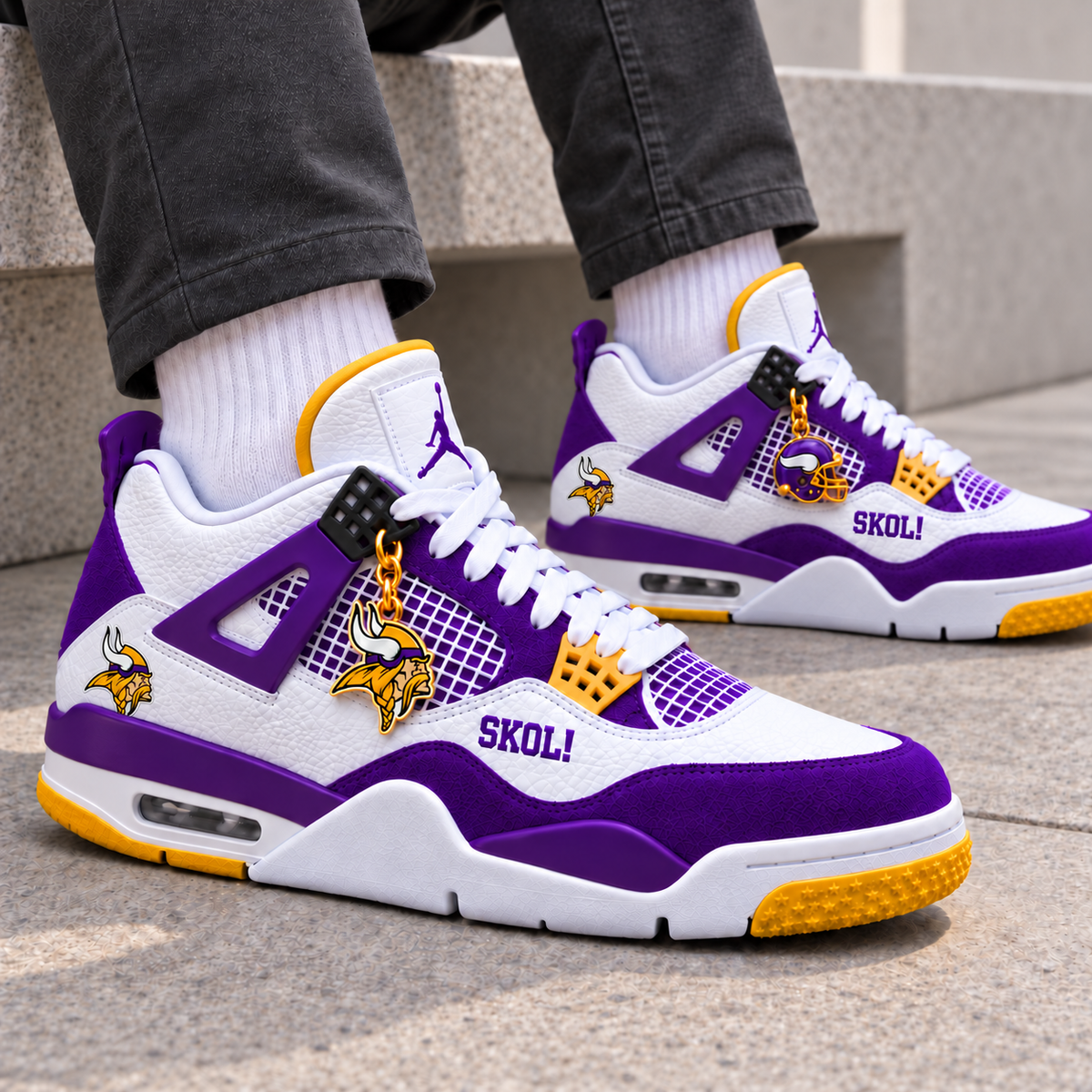 MNVK Premium Low-Top Sneakers PNPA